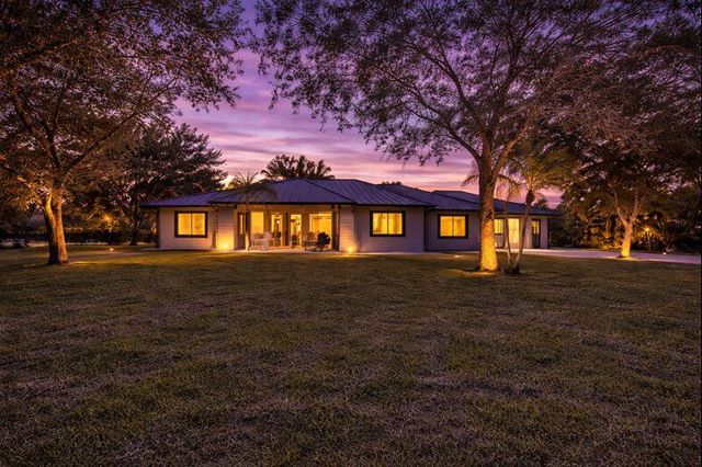 17975 89th Place N, The Acreage, FL 33470