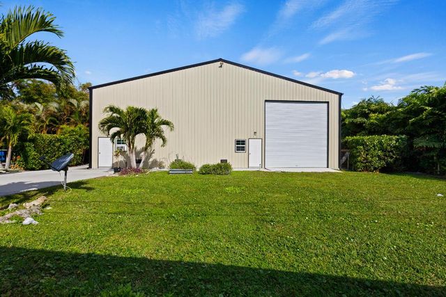 17975 89th Place N, The Acreage, FL 33470