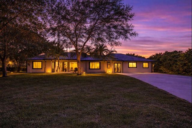 17975 89th Place N, The Acreage, FL 33470