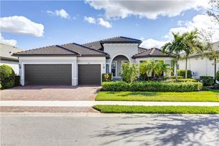 7611 Winding Cypress DR, Naples, FL 34114