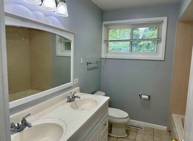 8816 Kenton Avenue, Skokie, IL 60076