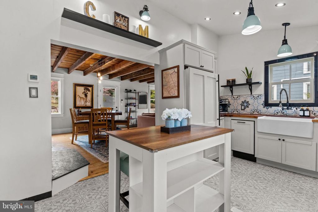 2565 BOGARTS TAVERN RD, Doylestown, PA 18902