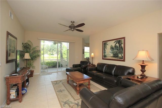 3425 Grand Cypress DR 102, Naples, FL 34119