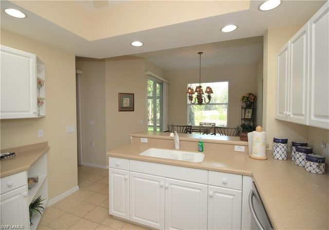 3425 Grand Cypress DR 102, Naples, FL 34119