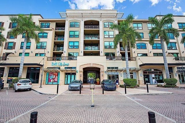 3425 Grand Cypress DR 102, Naples, FL 34119