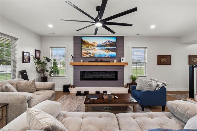 100 Chancey DR, Elizabeth City, NC 27909