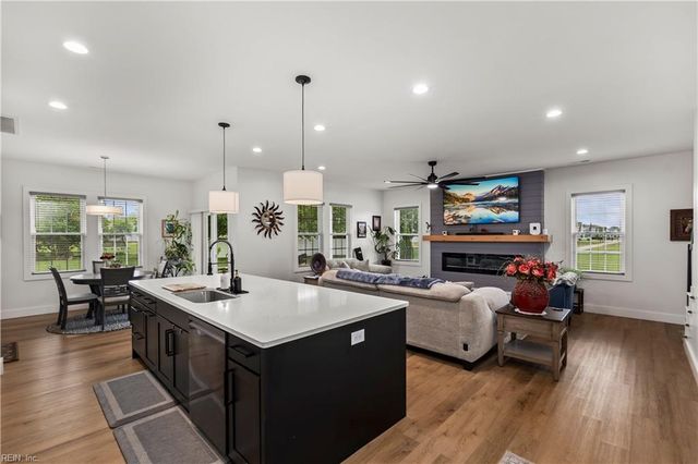 100 Chancey DR, Elizabeth City, NC 27909