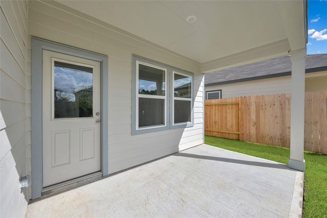 587 Firemoon Street, Conroe, TX 77316