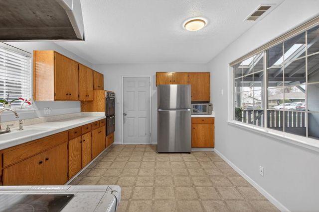 7213 Coronet Ct, Citrus Heights, CA 95621