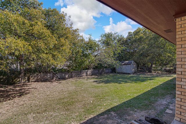 107 Pine Street, Keene, TX 76059
