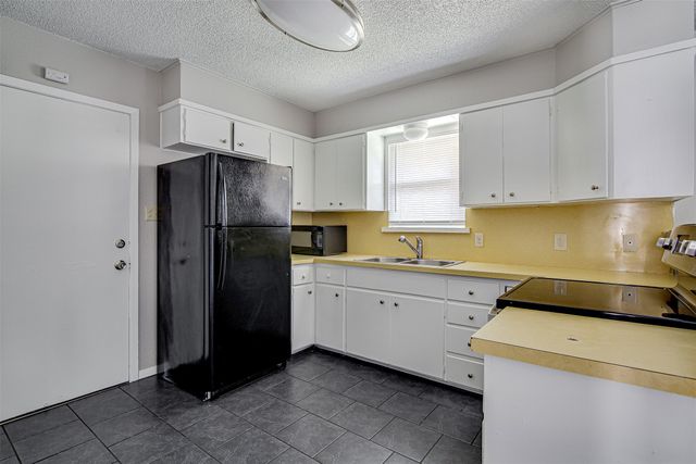 107 Pine Street, Keene, TX 76059