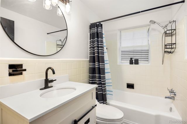 23117 Arthur Court, St. Clair Shores, MI 48080