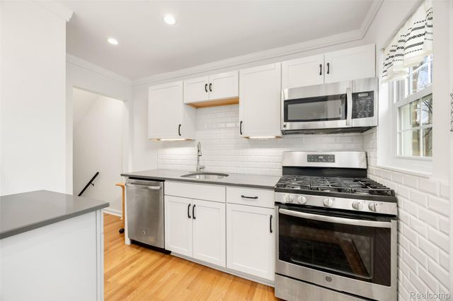 23117 Arthur Court, St. Clair Shores, MI 48080