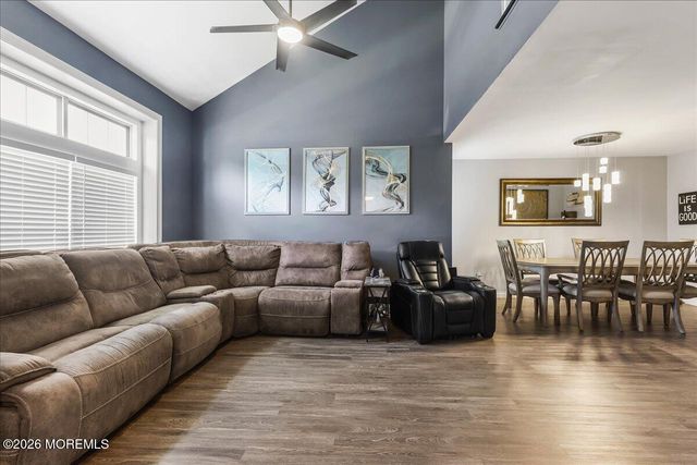 123 Kentucky Way, Freehold, NJ 07728