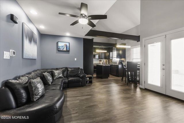 123 Kentucky Way, Freehold, NJ 07728