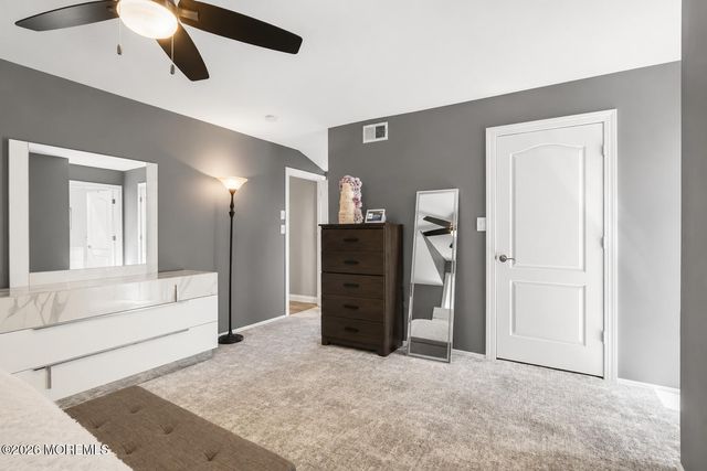 123 Kentucky Way, Freehold, NJ 07728