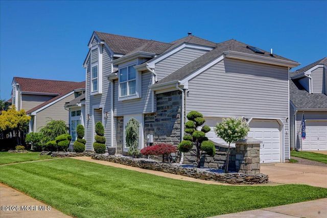123 Kentucky Way, Freehold, NJ 07728