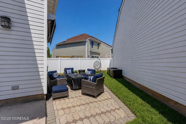 123 Kentucky Way, Freehold, NJ 07728