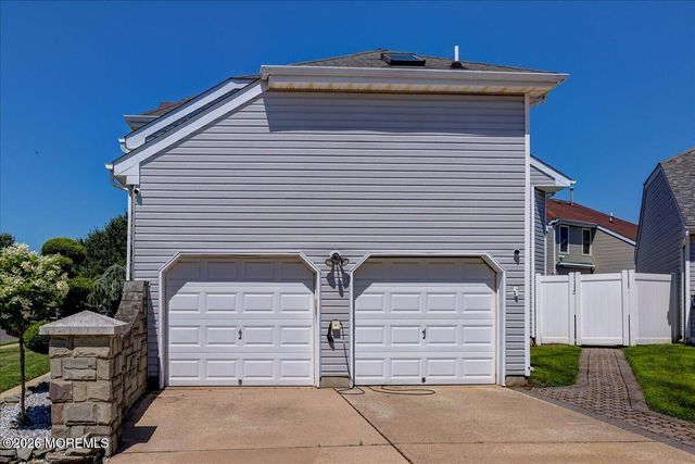 123 Kentucky Way, Freehold, NJ 07728