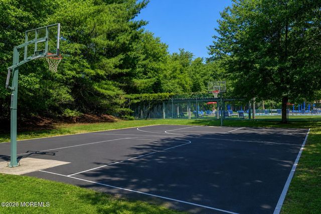 123 Kentucky Way, Freehold, NJ 07728