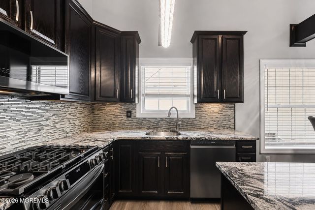 123 Kentucky Way, Freehold, NJ 07728