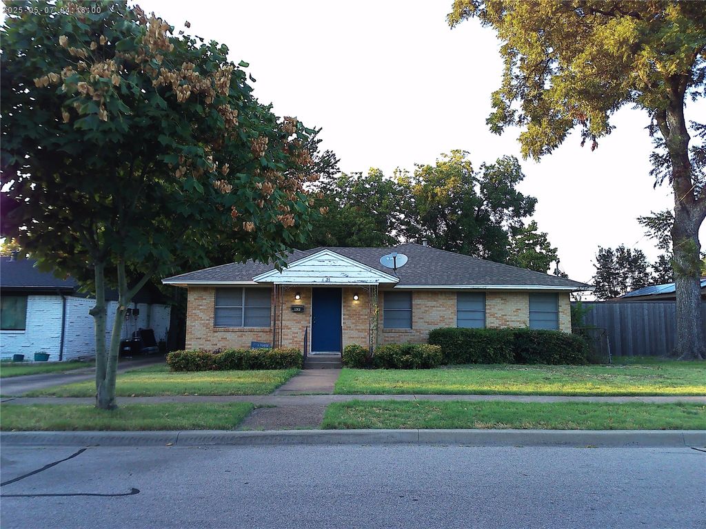 4421 Flo Avenue, Dallas, TX 75211