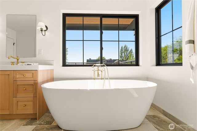 2151 Bayview Avenue, Blaine, WA 98230