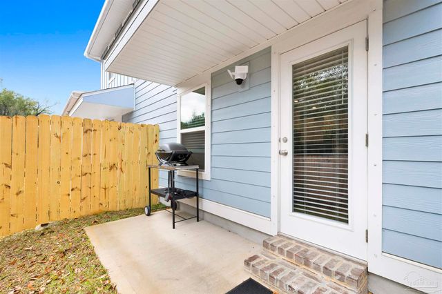 8478 Bluejack Dr, Pensacola, FL 32514