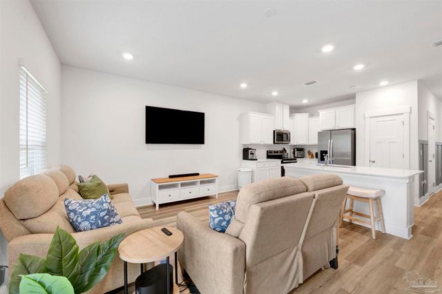 8478 Bluejack Dr, Pensacola, FL 32514