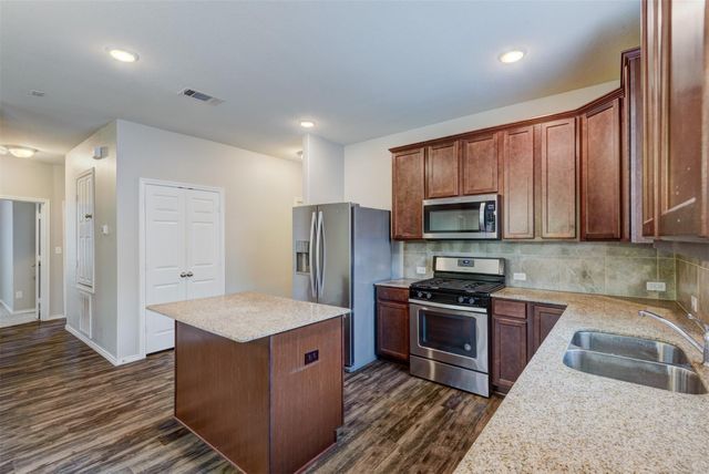 4344 Roaring Timber Drive, Conroe, TX 77304