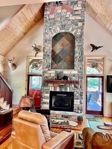 381 Laurel Ridge Drive, Ellijay, GA 30536