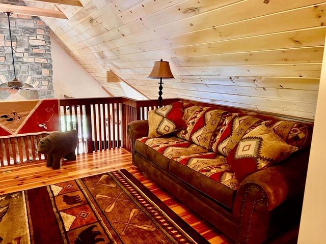 381 Laurel Ridge Drive, Ellijay, GA 30536