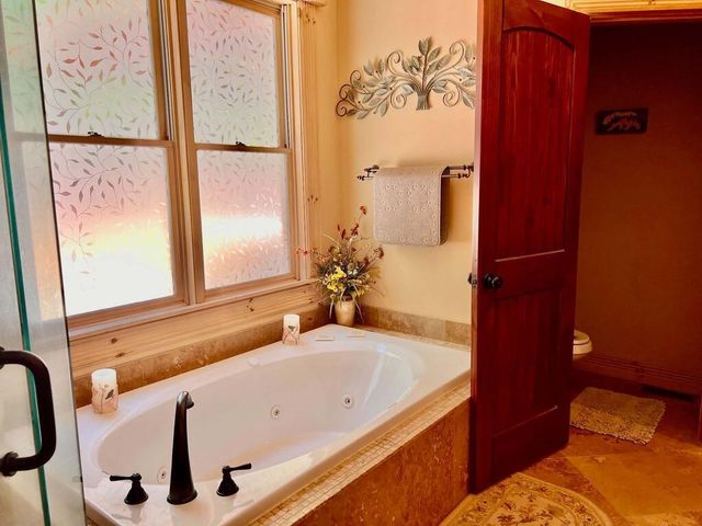 381 Laurel Ridge Drive, Ellijay, GA 30536
