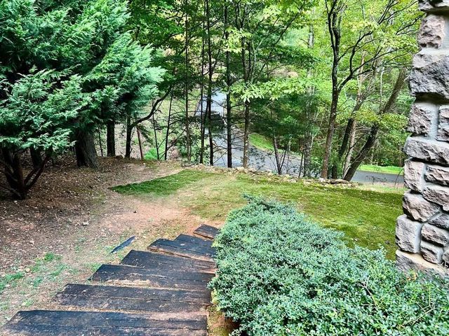 381 Laurel Ridge Drive, Ellijay, GA 30536