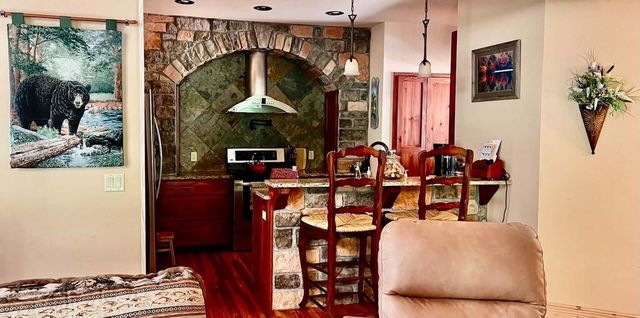 381 Laurel Ridge Drive, Ellijay, GA 30536