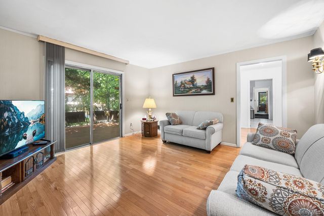 19 Carlton Road, Bronxville, NY 10708