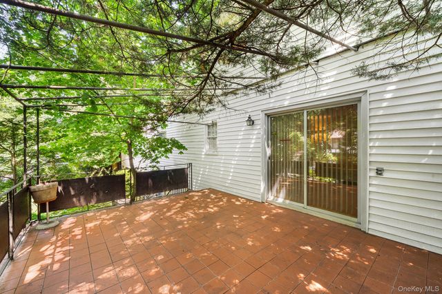 19 Carlton Road, Bronxville, NY 10708