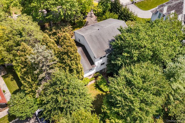 19 Carlton Road, Bronxville, NY 10708