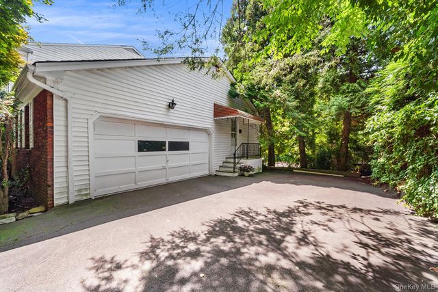19 Carlton Road, Bronxville, NY 10708