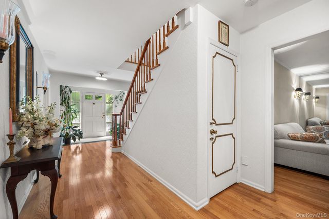 19 Carlton Road, Bronxville, NY 10708