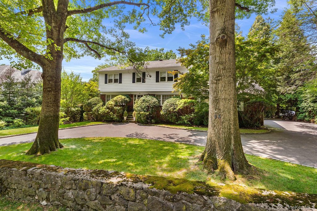 19 Carlton Road, Bronxville, NY 10708