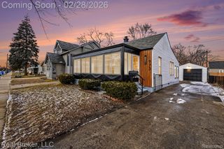 973 E Guthrie Avenue, Madison Heights, MI 48071