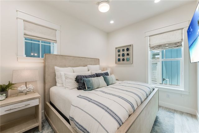 709 Sunrise Ave, Port Aransas, TX 78373