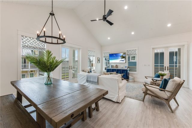 709 Sunrise Ave, Port Aransas, TX 78373