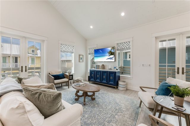 709 Sunrise Ave, Port Aransas, TX 78373