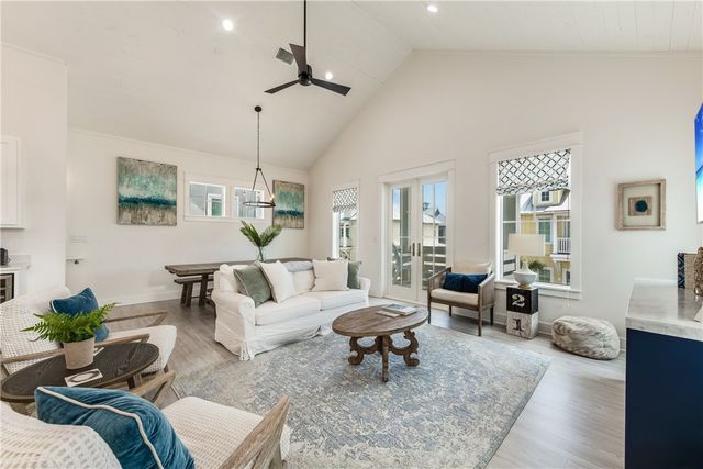 709 Sunrise Ave, Port Aransas, TX 78373