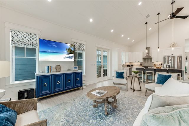 709 Sunrise Ave, Port Aransas, TX 78373