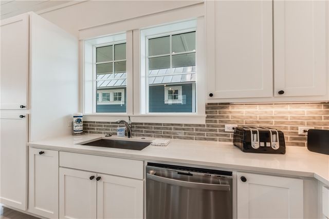 709 Sunrise Ave, Port Aransas, TX 78373