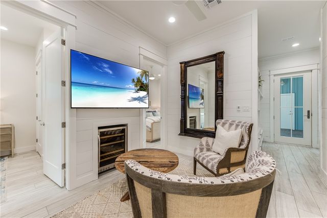 709 Sunrise Ave, Port Aransas, TX 78373