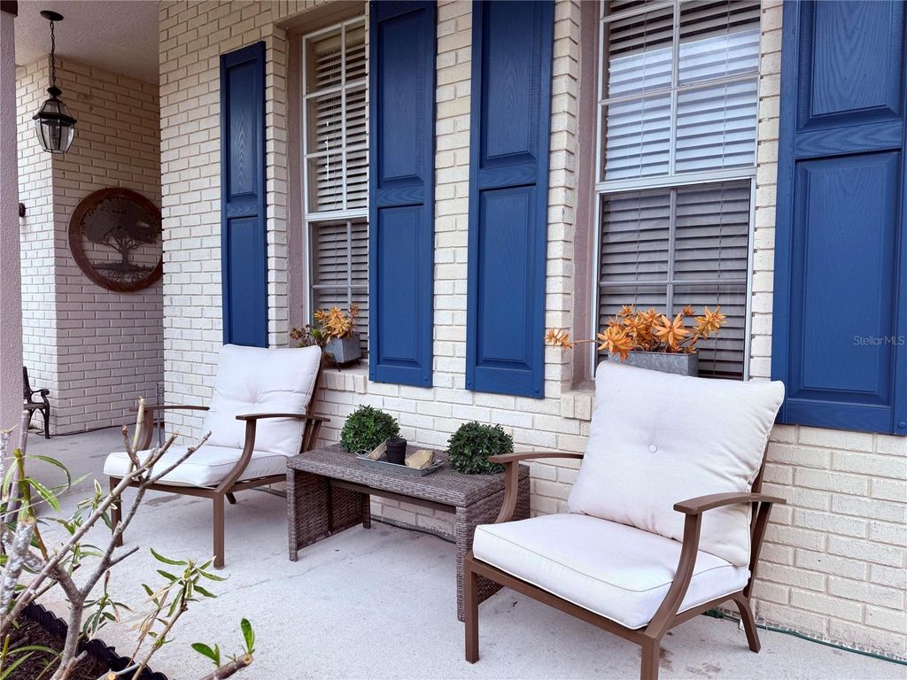 Image 3 of property listing at 1409 SUNNINGDALE WAY, Orlando, FL 32828